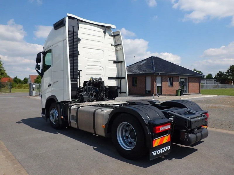 Volvo FH 500 Globetrotter XL 4x2 | Leasing - Nyergesvontató: 4 kép. Volvo FH 500 Globetrotter XL 4x2 | Leasing - Nyergesvontató: 4 kép.
