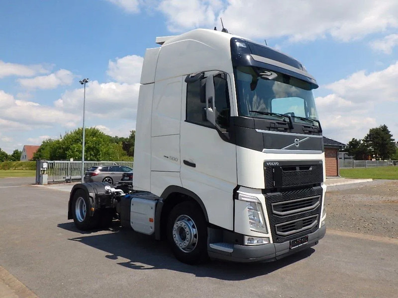 Volvo FH 500 Globetrotter XL 4x2 | Leasing - Nyergesvontató: 3 kép. Volvo FH 500 Globetrotter XL 4x2 | Leasing - Nyergesvontató: 3 kép.