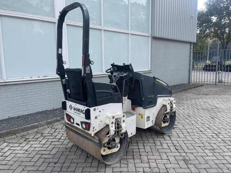 Bomag BW 100 AD M-5 - Henger: 5 kép. Bomag BW 100 AD M-5 - Henger: 5 kép.