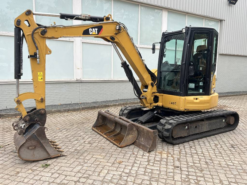 Cat 305 E2 CR 2019 - Minikotró: 2 kép. Cat 305 E2 CR 2019 - Minikotró: 2 kép.