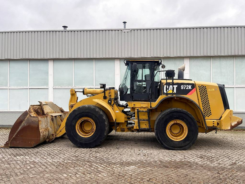 Cat 972 K - Gumikerekes homlokrakodó: 2 kép. Cat 972 K - Gumikerekes homlokrakodó: 2 kép.