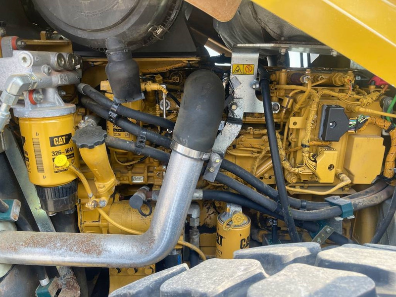 Henger Cat CS 56       2010: 15 kép. Henger Cat CS 56       2010: 15 kép.