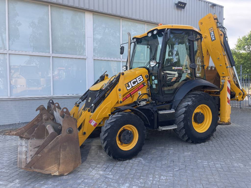 JCB 3 CX 2017 CE - Kotrórakodó: 2 kép. JCB 3 CX 2017 CE - Kotrórakodó: 2 kép.