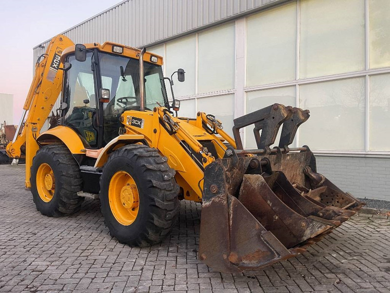 JCB 3 CX Super - Kotrórakodó: 5 kép. JCB 3 CX Super - Kotrórakodó: 5 kép.