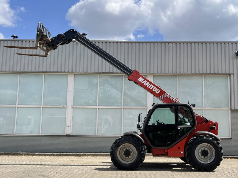 Manitou MLT 731 LSU T 2006 CE - Teleszkópos rakodó: 2 kép. Manitou MLT 731 LSU T 2006 CE - Teleszkópos rakodó: 2 kép.