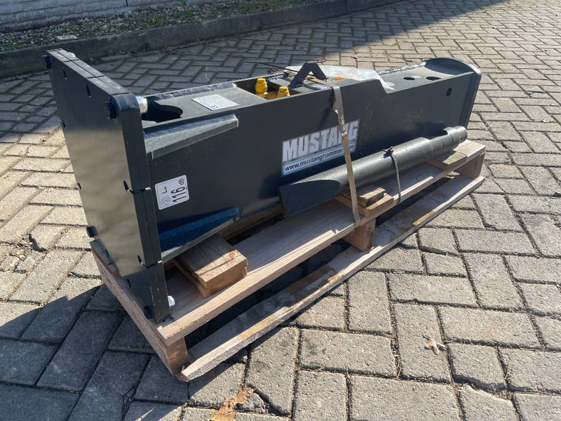 Mustang HM 702 2024 Unused - Hidraulikus törőfej - Építőipari gépek: 3 kép. Mustang HM 702 2024 Unused - Hidraulikus törőfej - Építőipari gépek: 3 kép.