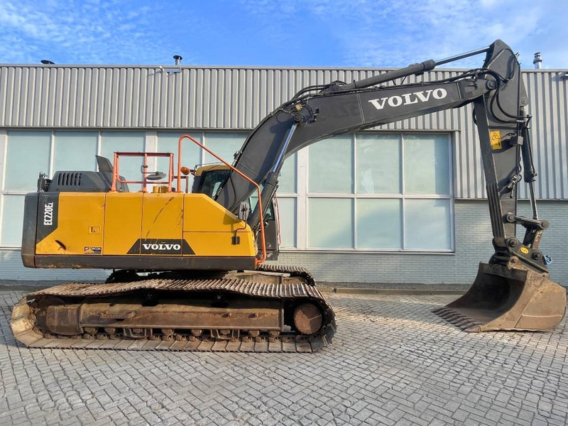 Volvo EC 220 EL 2016 TOPCON 3D GPS - Lánctalpas kotró: 5 kép. Volvo EC 220 EL 2016 TOPCON 3D GPS - Lánctalpas kotró: 5 kép.