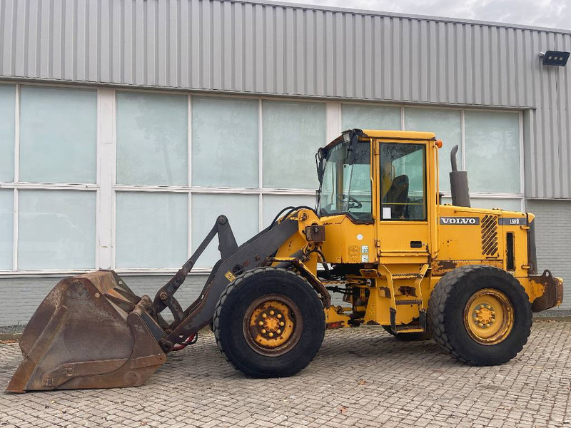 Volvo L 50 D - Gumikerekes homlokrakodó: 1 kép. Volvo L 50 D - Gumikerekes homlokrakodó: 1 kép.