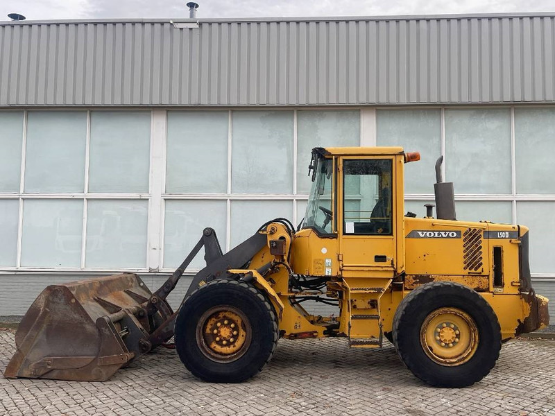 Volvo L 50 D - Gumikerekes homlokrakodó: 2 kép. Volvo L 50 D - Gumikerekes homlokrakodó: 2 kép.