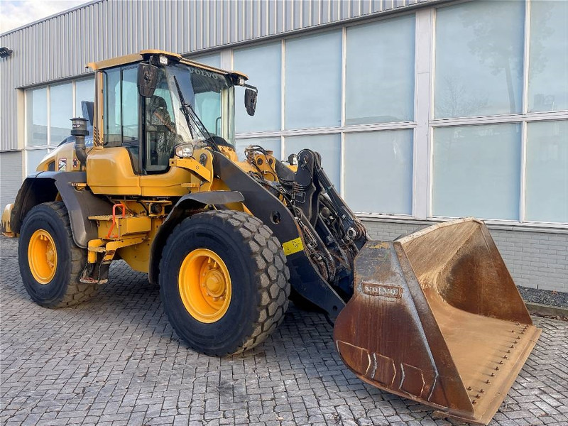 Volvo L 60 H (ONLY 5667H) - Gumikerekes homlokrakodó: 5 kép. Volvo L 60 H (ONLY 5667H) - Gumikerekes homlokrakodó: 5 kép.
