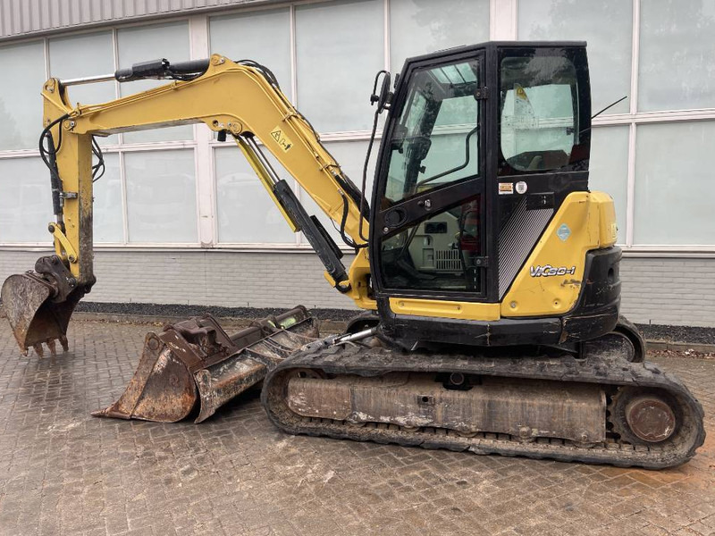 Yanmar Vio 80-1A 2017 CE - Minikotró: 4 kép. Yanmar Vio 80-1A 2017 CE - Minikotró: 4 kép.