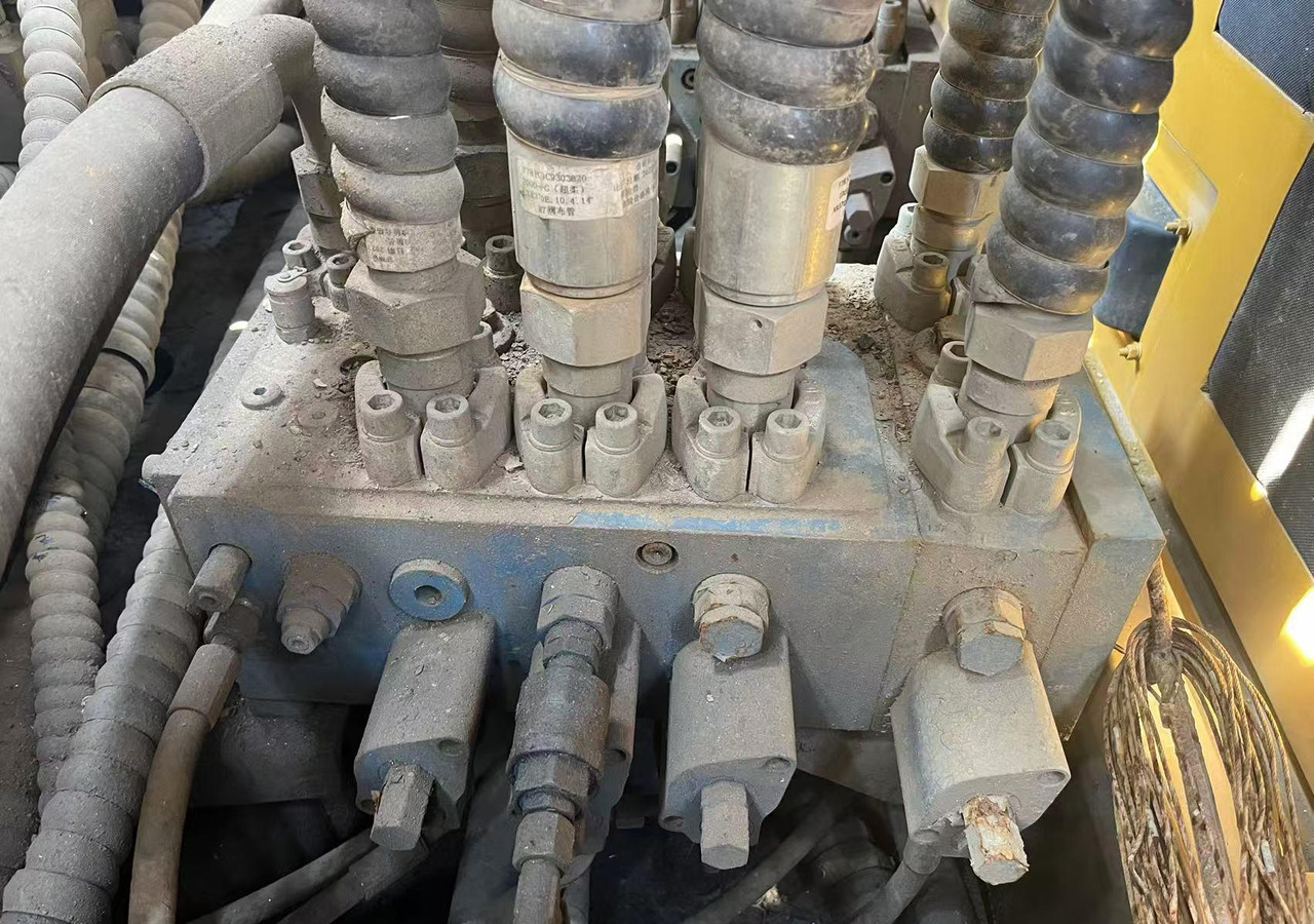 XCMG XR400E used rotary drilling rig price - Építőipari gépek: 4 kép. XCMG XR400E used rotary drilling rig price - Építőipari gépek: 4 kép.