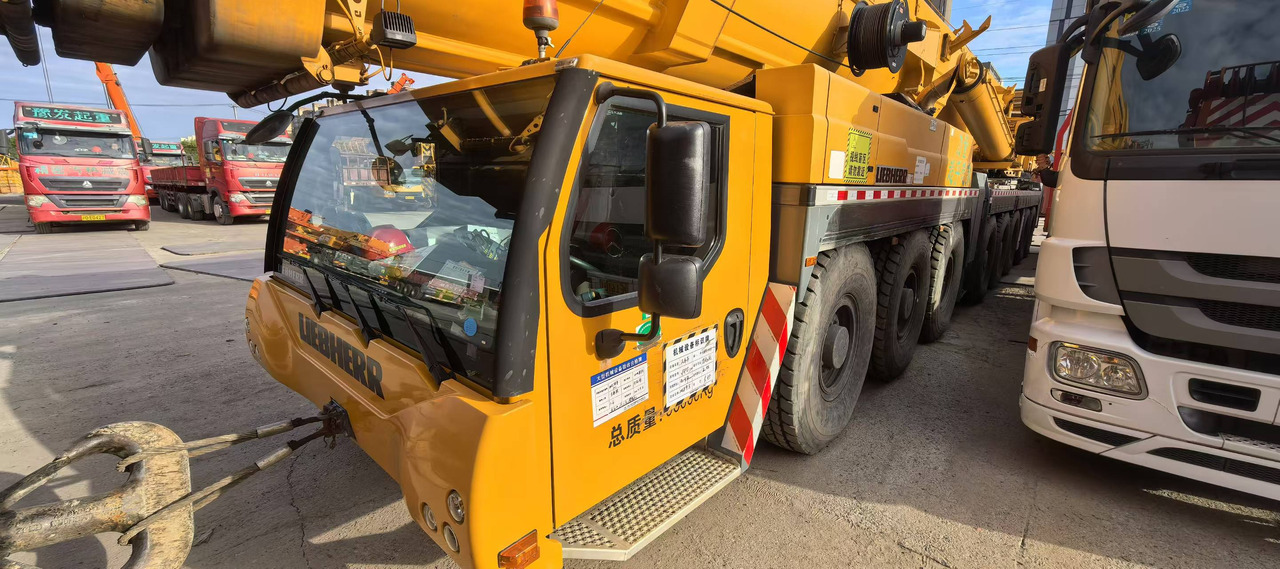 LIEBHERR Second Hand Mobile Crane 500 Ton LTM1500 Hydraulic Crane With High Quality - Autódaru: 2 kép. LIEBHERR Second Hand Mobile Crane 500 Ton LTM1500 Hydraulic Crane With High Quality - Autódaru: 2 kép.