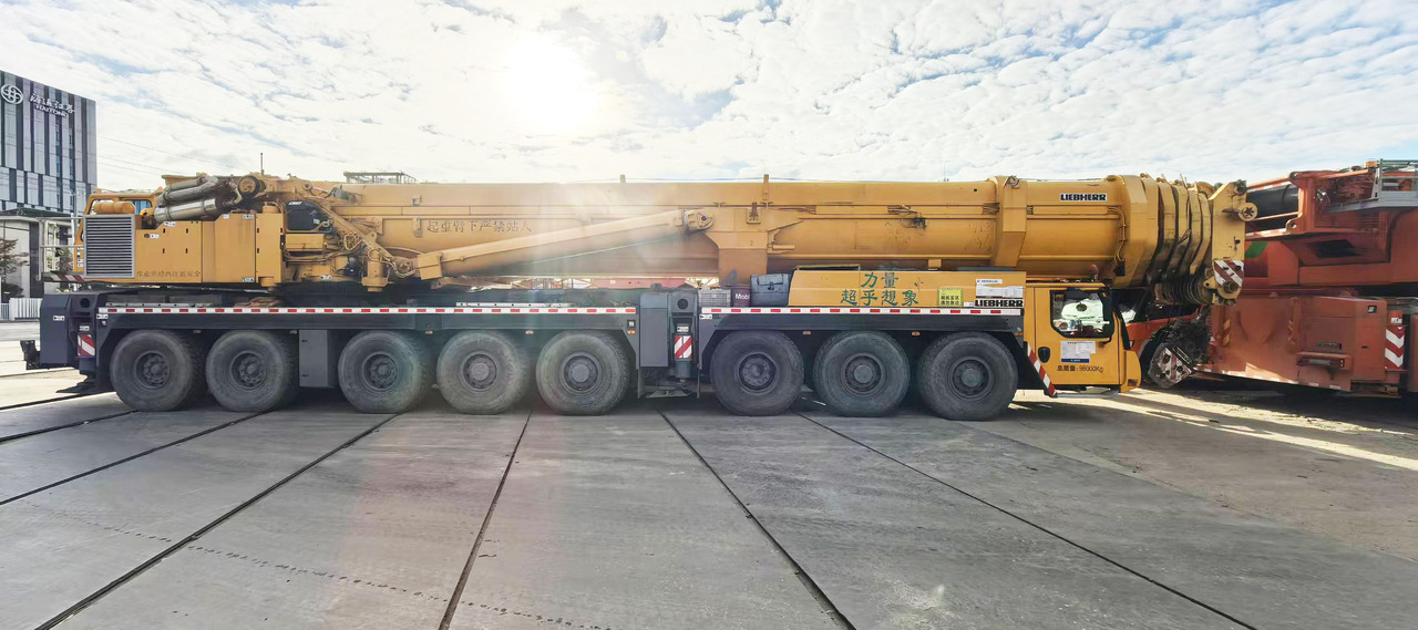 LIEBHERR Second Hand Mobile Crane 500 Ton LTM1500 Hydraulic Crane With High Quality - Autódaru: 3 kép. LIEBHERR Second Hand Mobile Crane 500 Ton LTM1500 Hydraulic Crane With High Quality - Autódaru: 3 kép.