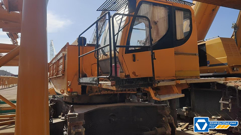 XCMG 2014 XGC130 130ton used crawler crane price - Lánctalpas daru: 3 kép. XCMG 2014 XGC130 130ton used crawler crane price - Lánctalpas daru: 3 kép.