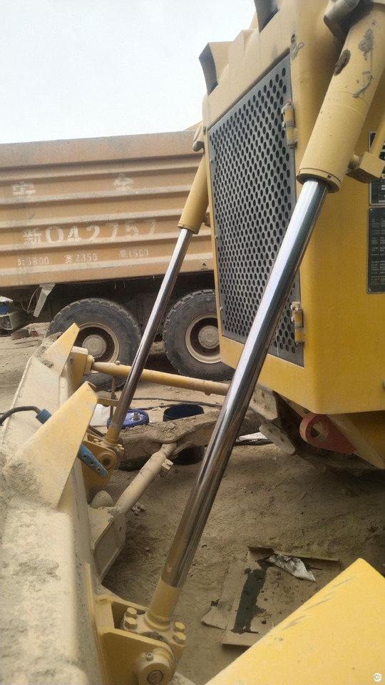 XCMG D170 used small bulldozer dozer hydraulic price - Buldózer: 2 kép. XCMG D170 used small bulldozer dozer hydraulic price - Buldózer: 2 kép.