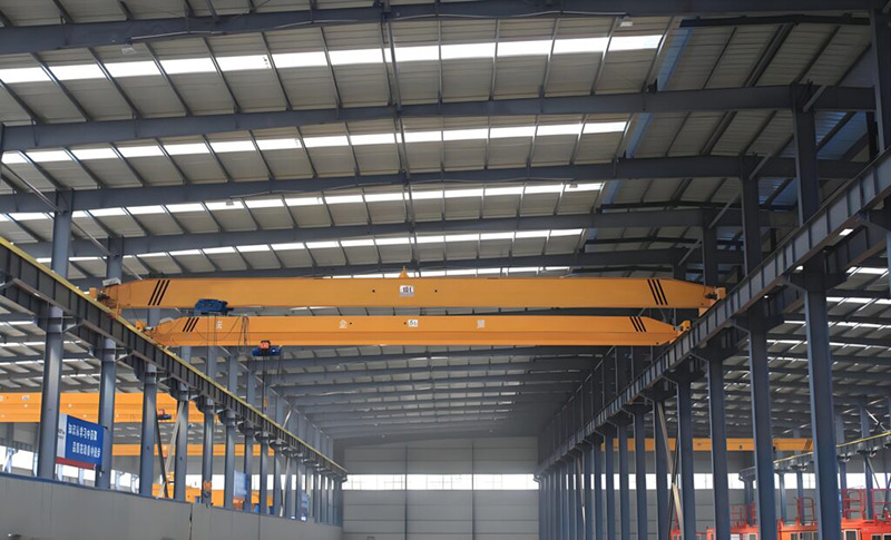 XCMG Electric Single Beam Overhead Crane - Portáldaru: 2 kép. XCMG Electric Single Beam Overhead Crane - Portáldaru: 2 kép.
