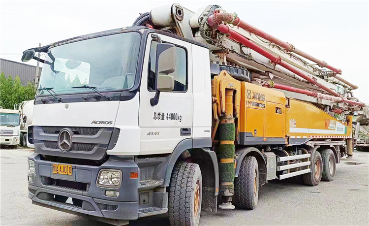 XCMG Hb62V Euro 5 2019 Year Second Hand Truck-Mounted Concrete Pump Truck - Betonpumpa: 3 kép. XCMG Hb62V Euro 5 2019 Year Second Hand Truck-Mounted Concrete Pump Truck - Betonpumpa: 3 kép.