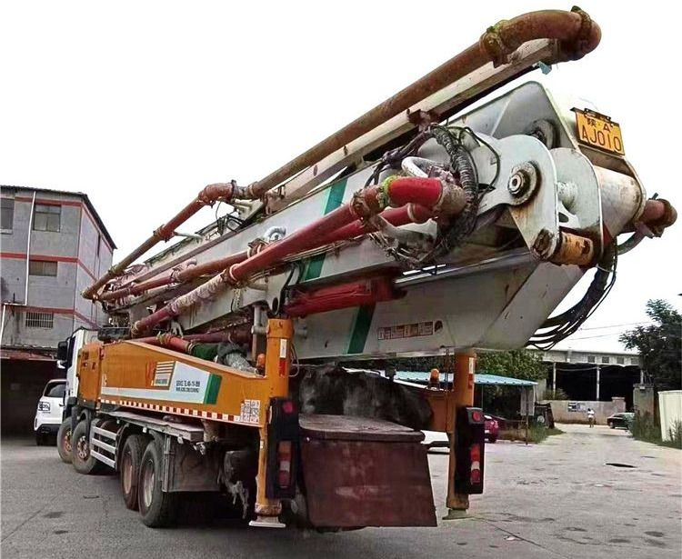 XCMG Hb62V Euro 5 2019 Year Second Hand Truck-Mounted Concrete Pump Truck - Betonpumpa: 5 kép. XCMG Hb62V Euro 5 2019 Year Second Hand Truck-Mounted Concrete Pump Truck - Betonpumpa: 5 kép.