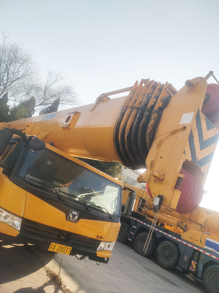 XCMG Manufacturer QY95K7C Used Truck Lifting Crane 95 Ton Mobile Crane Machine Price - Autódaru: 3 kép. XCMG Manufacturer QY95K7C Used Truck Lifting Crane 95 Ton Mobile Crane Machine Price - Autódaru: 3 kép.