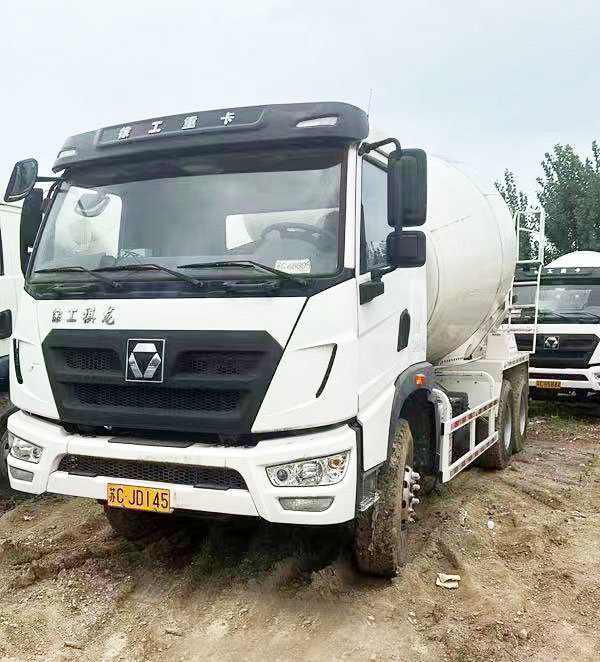 XCMG Official 2019 Year G14K Concrete Mixer Truck 14m3 Used Concrete Truck Mixer - Betonmixer: 2 kép. XCMG Official 2019 Year G14K Concrete Mixer Truck 14m3 Used Concrete Truck Mixer - Betonmixer: 2 kép.