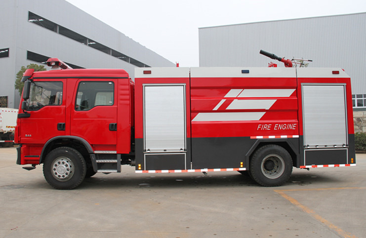 XCMG Official 2024 Year Used Fire Fighting Truck YZR5110 China Water Tank Fire Rescue Truck For Sale - Tűzoltóautó: 4 kép. XCMG Official 2024 Year Used Fire Fighting Truck YZR5110 China Water Tank Fire Rescue Truck For Sale - Tűzoltóautó: 4 kép.