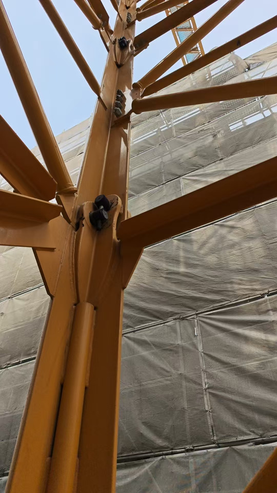 XCMG Official 20t XGT360-20S1 High Efficient Used Flat-top Tower Crane In Good Condition - Toronydaru: 5 kép. XCMG Official 20t XGT360-20S1 High Efficient Used Flat-top Tower Crane In Good Condition - Toronydaru: 5 kép.