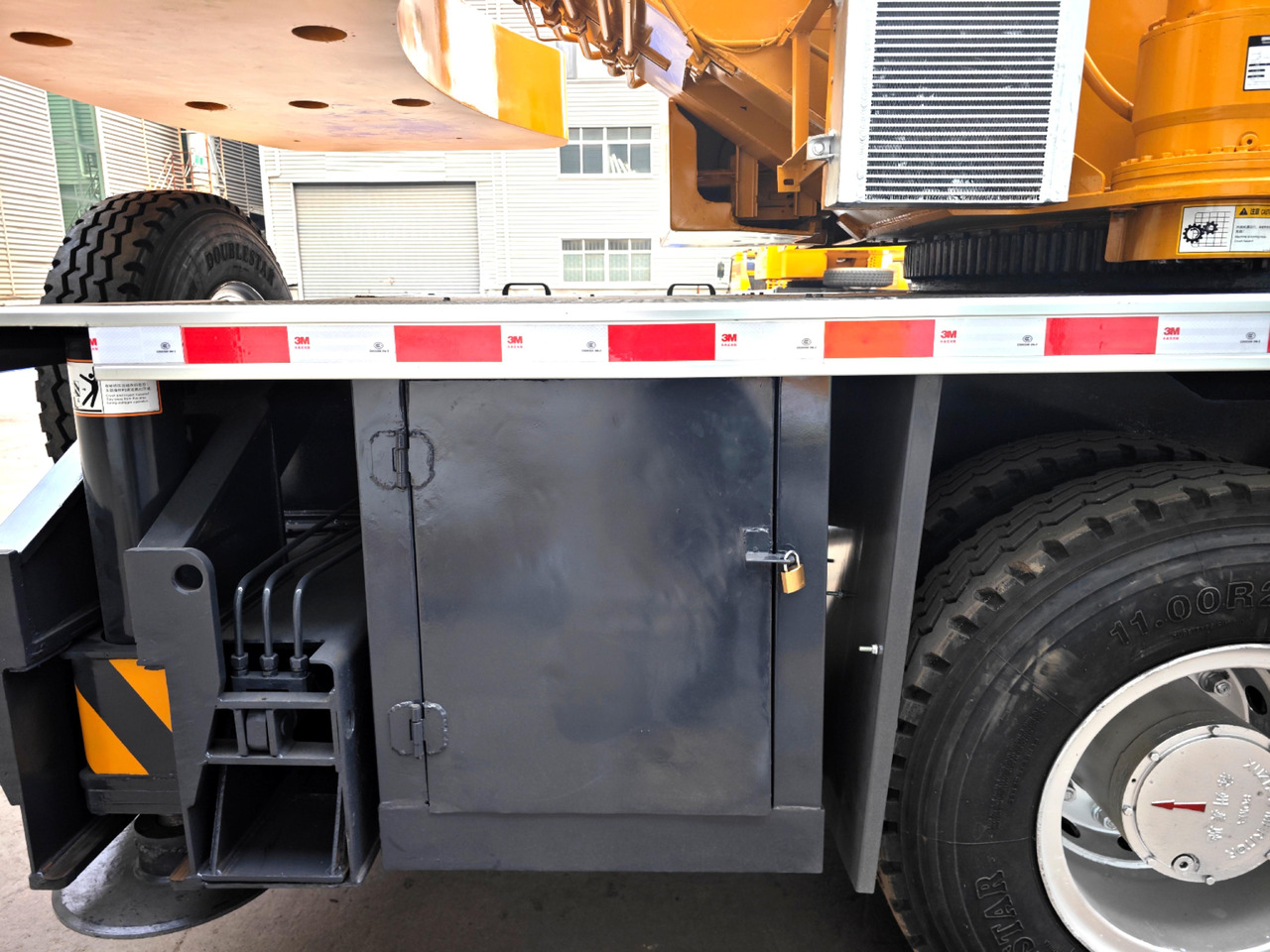XCMG Official 25 Ton Truck Crane QY25K Used Mobile Crane Price For Sale - Autódaru: 5 kép. XCMG Official 25 Ton Truck Crane QY25K Used Mobile Crane Price For Sale - Autódaru: 5 kép.