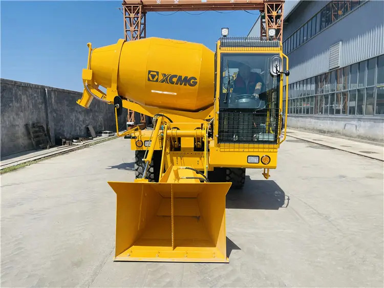 XCMG Official 4 cubic meters Self Loading Rough Terrain Concrete Mixers for Sale - Betonmixer: 3 kép. XCMG Official 4 cubic meters Self Loading Rough Terrain Concrete Mixers for Sale - Betonmixer: 3 kép.