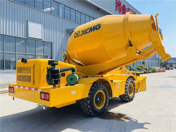 XCMG Official 4 cubic meters Self Loading Rough Terrain Concrete Mixers for Sale - Betonmixer: 5 kép. XCMG Official 4 cubic meters Self Loading Rough Terrain Concrete Mixers for Sale - Betonmixer: 5 kép.