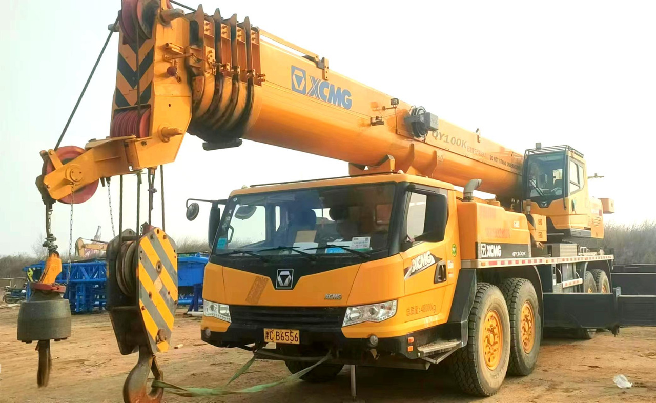 XCMG Official 75t Used Mini Truck Crane QY75K Small Mobile cCrane With High Quality - Autódaru: 5 kép. XCMG Official 75t Used Mini Truck Crane QY75K Small Mobile cCrane With High Quality - Autódaru: 5 kép.