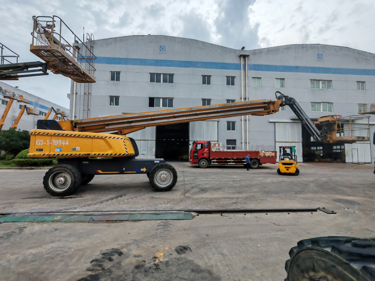 XCMG Official Articulated Boom Lift GTBZ42S 42m Used Cherry Picker Sale - Teleszkópos emelő: 5 kép. XCMG Official Articulated Boom Lift GTBZ42S 42m Used Cherry Picker Sale - Teleszkópos emelő: 5 kép.