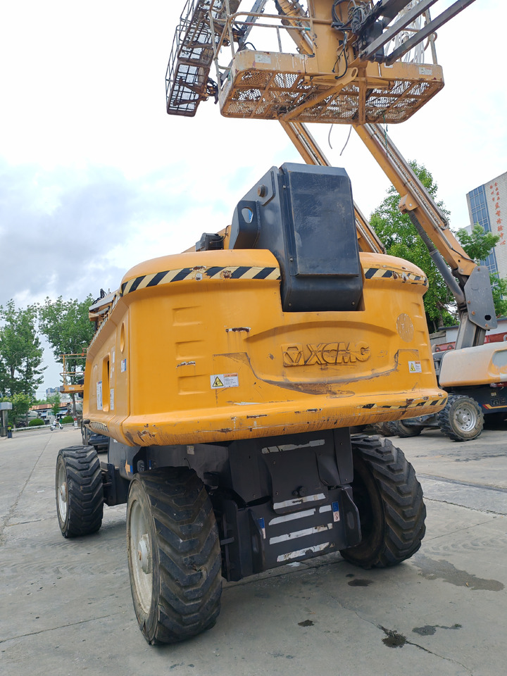 XCMG Official Articulated Boom Lift GTBZ42S 42m Used Cherry Picker Sale - Teleszkópos emelő: 3 kép. XCMG Official Articulated Boom Lift GTBZ42S 42m Used Cherry Picker Sale - Teleszkópos emelő: 3 kép.