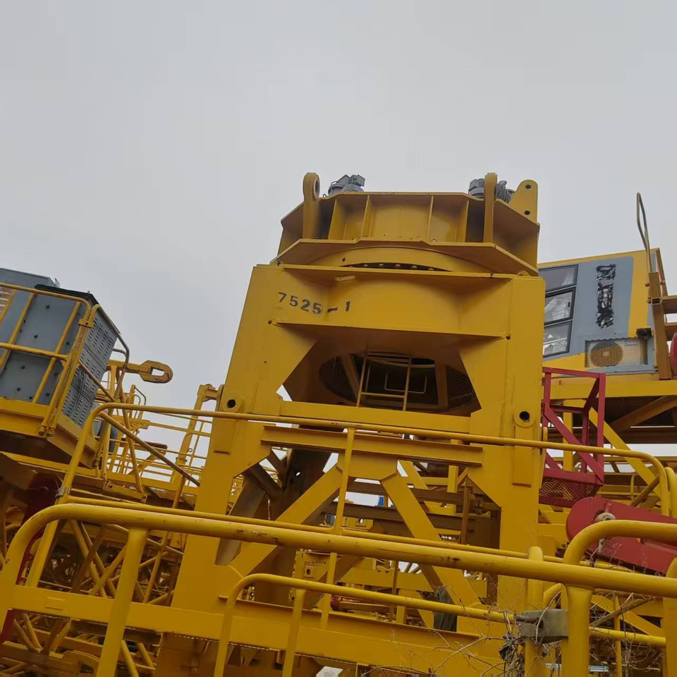 XCMG Official Construction Site Lifting XCP330(7525-16) 16 Ton Second Hand Topless Tower Crane Price For Sale - Toronydaru: 5 kép. XCMG Official Construction Site Lifting XCP330(7525-16) 16 Ton Second Hand Topless Tower Crane Price For Sale - Toronydaru: 5 kép.