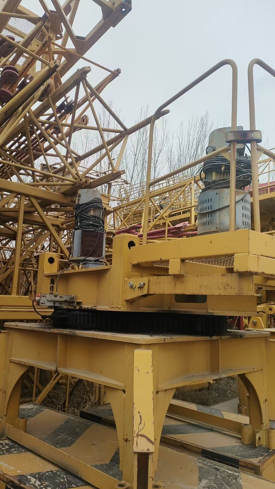 XCMG Official Crane Lift Machine APC6013-8 8t Used Topkit Tower Crane For Sale - Toronydaru: 3 kép. XCMG Official Crane Lift Machine APC6013-8 8t Used Topkit Tower Crane For Sale - Toronydaru: 3 kép.