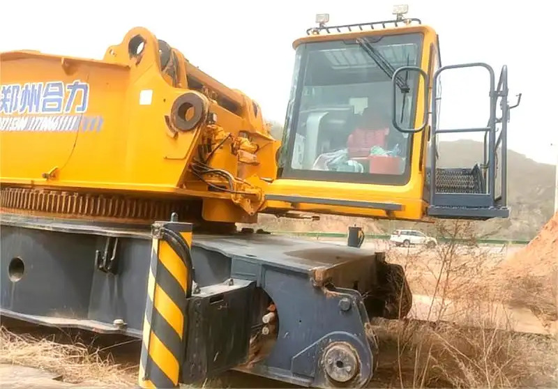 XCMG Official Crane Lifting Equipment Used Crawler crane XGC11000 - Lánctalpas daru: 4 kép. XCMG Official Crane Lifting Equipment Used Crawler crane XGC11000 - Lánctalpas daru: 4 kép.