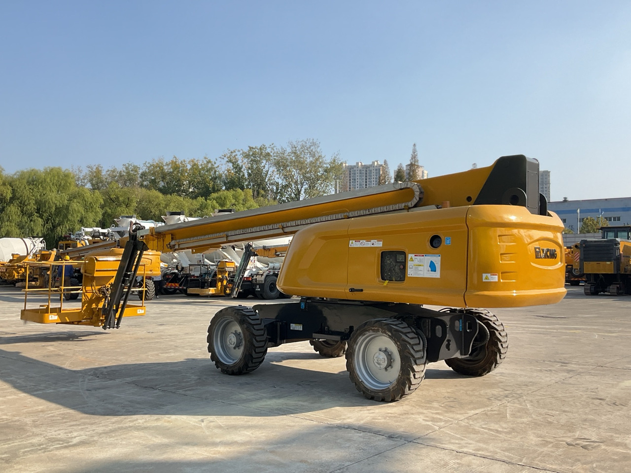 XCMG Official GTBZ22S Manlift Boom Lift 22m Used Cherry Pickers For Sale - Teleszkópos emelő: 4 kép. XCMG Official GTBZ22S Manlift Boom Lift 22m Used Cherry Pickers For Sale - Teleszkópos emelő: 4 kép.