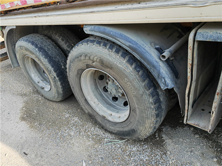 XCMG Official Hb56K Second Hand 56m Truck-Mounted Concrete Pump Truck for Sale - Betonpumpa: 5 kép. XCMG Official Hb56K Second Hand 56m Truck-Mounted Concrete Pump Truck for Sale - Betonpumpa: 5 kép.