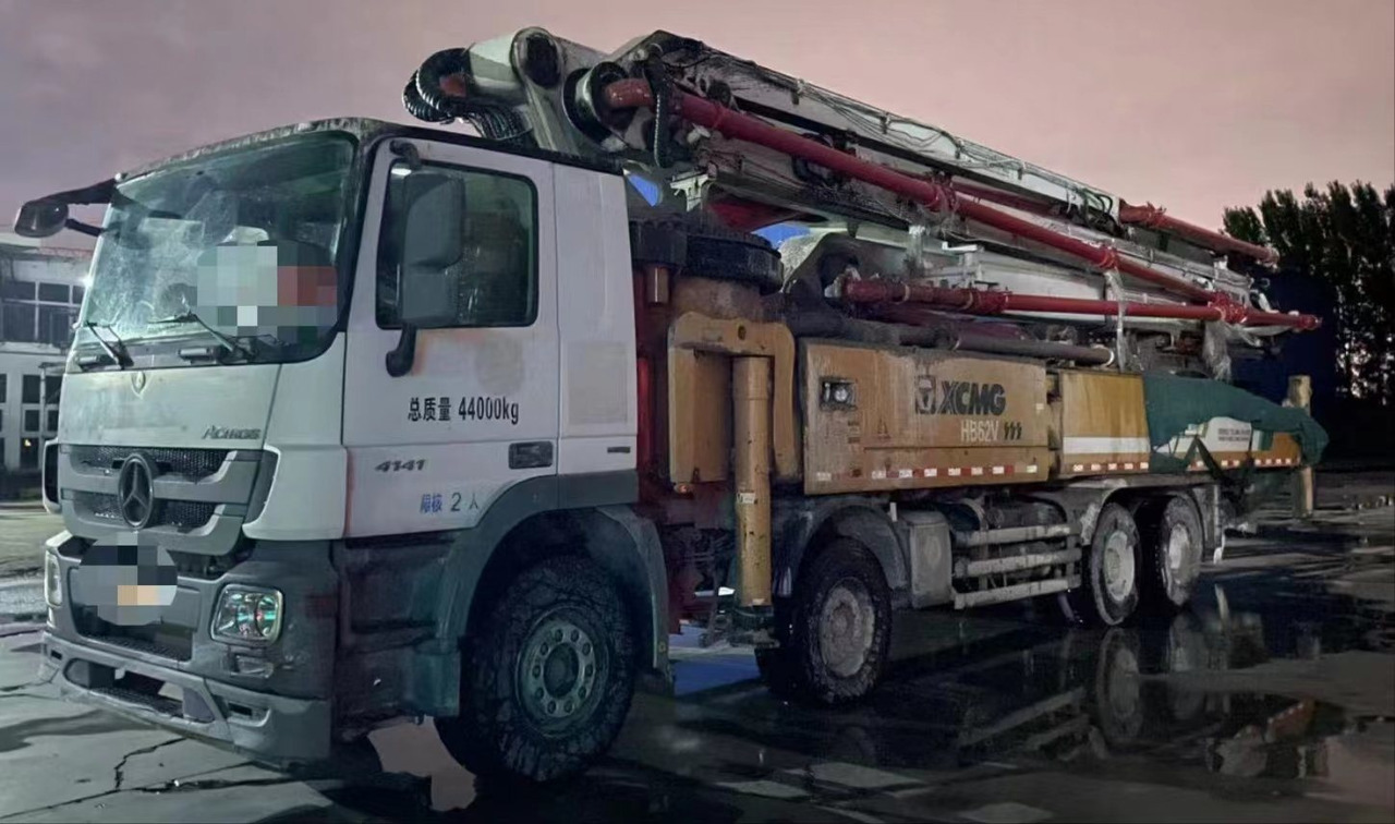 XCMG Official Hb58V Concrete Machinery 2019 Used 58m Concrete Pump Truck for Sale - Betonpumpa: 4 kép. XCMG Official Hb58V Concrete Machinery 2019 Used 58m Concrete Pump Truck for Sale - Betonpumpa: 4 kép.