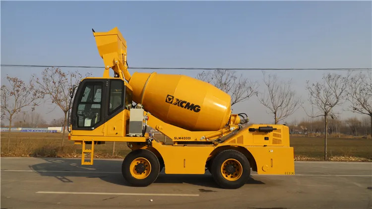 XCMG Official Mini Concrete Mixer with Self Loading for Sale - Betonmixer: 2 kép. XCMG Official Mini Concrete Mixer with Self Loading for Sale - Betonmixer: 2 kép.