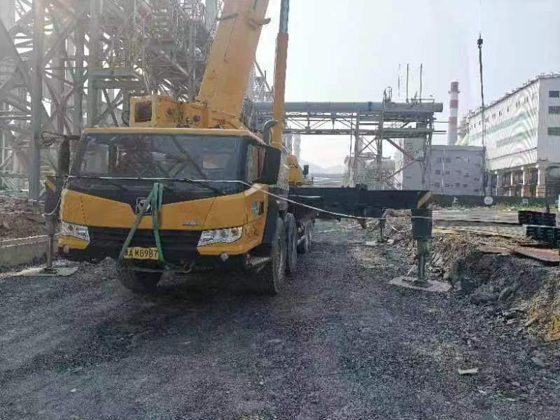 XCMG Official Price Of Mobile Crane QY80K6C Second Hand Boom Truck Crane Price List - Autódaru: 3 kép. XCMG Official Price Of Mobile Crane QY80K6C Second Hand Boom Truck Crane Price List - Autódaru: 3 kép.
