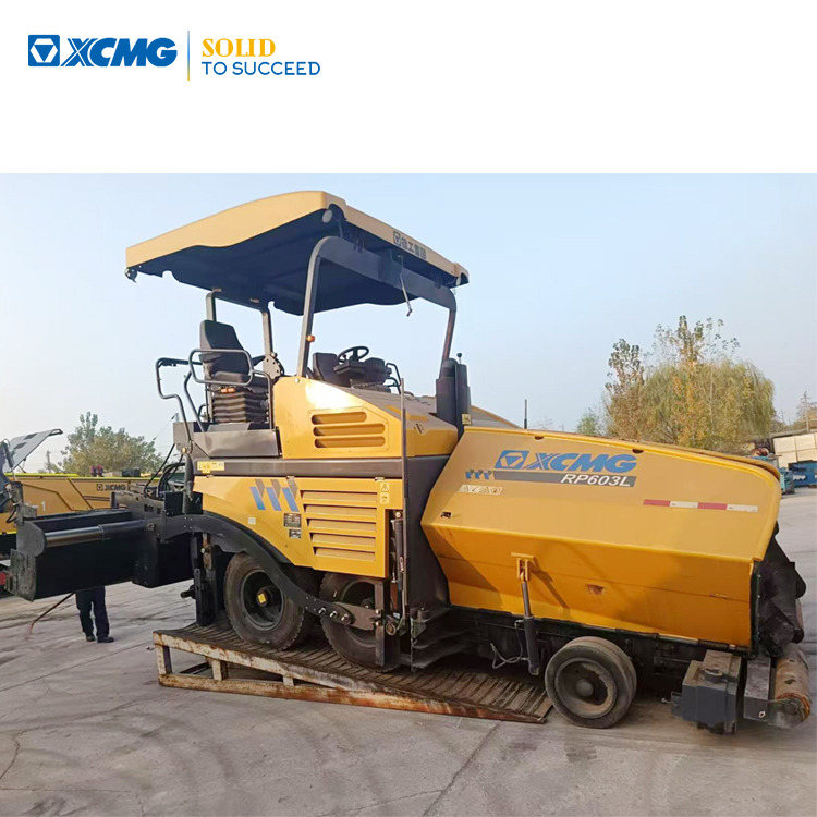 XCMG Official Road Construction Machinery RP603L 6m Used Asphalt Paver Machines Hot Sale - Útburkológép: 1 kép. XCMG Official Road Construction Machinery RP603L 6m Used Asphalt Paver Machines Hot Sale - Útburkológép: 1 kép.