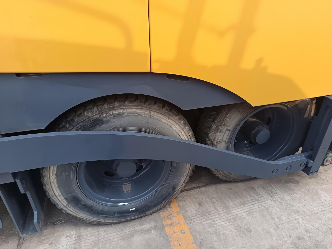 XCMG Official Road Machinery Used Asphalt Paver RP453L 3.4m Small Asphalt Paver Price - Útburkológép: 4 kép. XCMG Official Road Machinery Used Asphalt Paver RP453L 3.4m Small Asphalt Paver Price - Útburkológép: 4 kép.