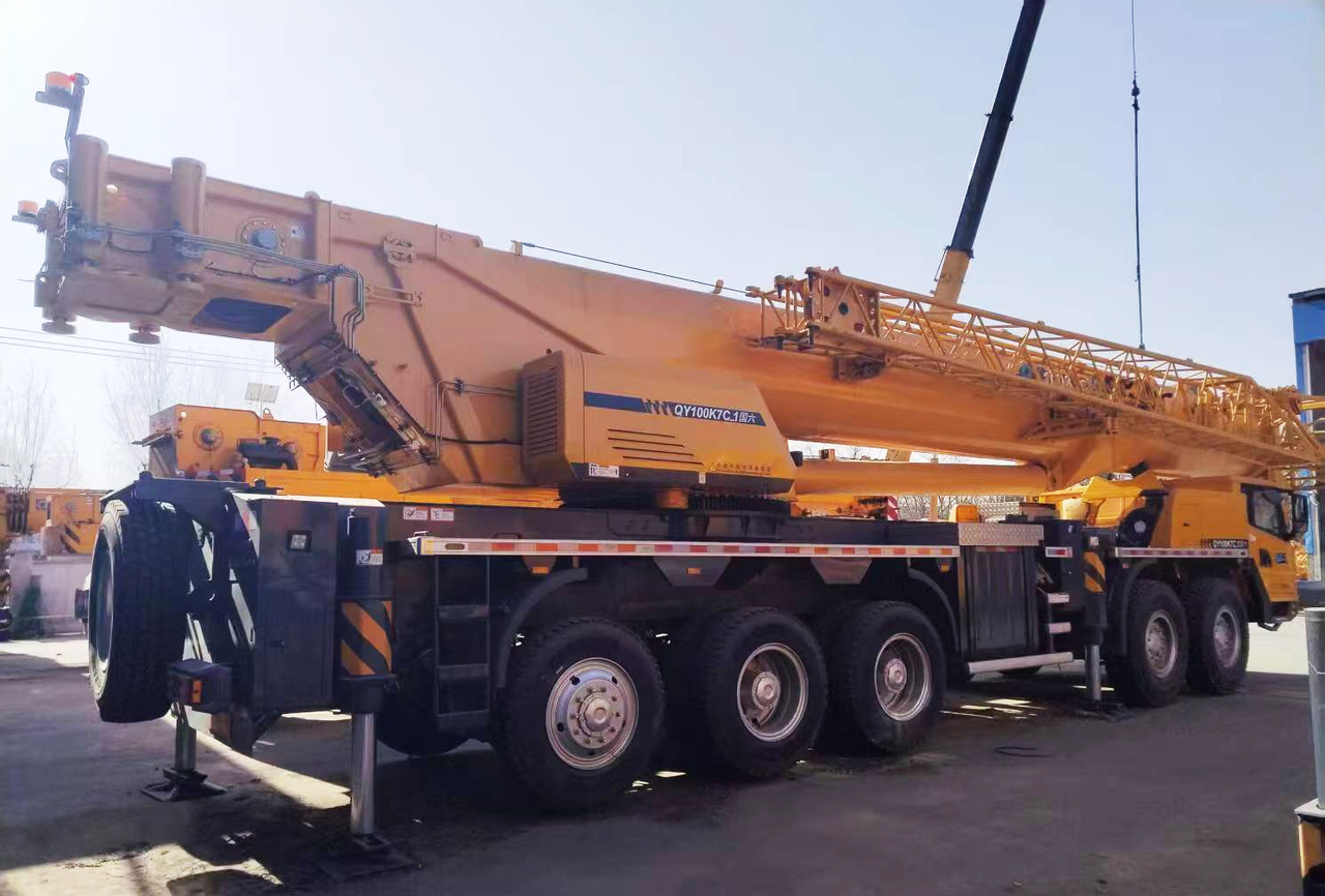 XCMG Official Second Hand 100 Ton Truck Crane QY100K7C_1 Mobile Crane Price - Autódaru: 4 kép. XCMG Official Second Hand 100 Ton Truck Crane QY100K7C_1 Mobile Crane Price - Autódaru: 4 kép.