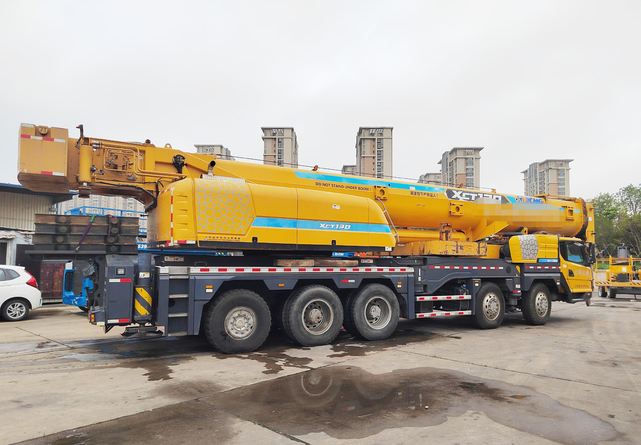 XCMG Official Second Hand 100 Ton Truck Crane XCT100 Hydraulic Mobile Crane Hot Sale - Autódaru: 2 kép. XCMG Official Second Hand 100 Ton Truck Crane XCT100 Hydraulic Mobile Crane Hot Sale - Autódaru: 2 kép.