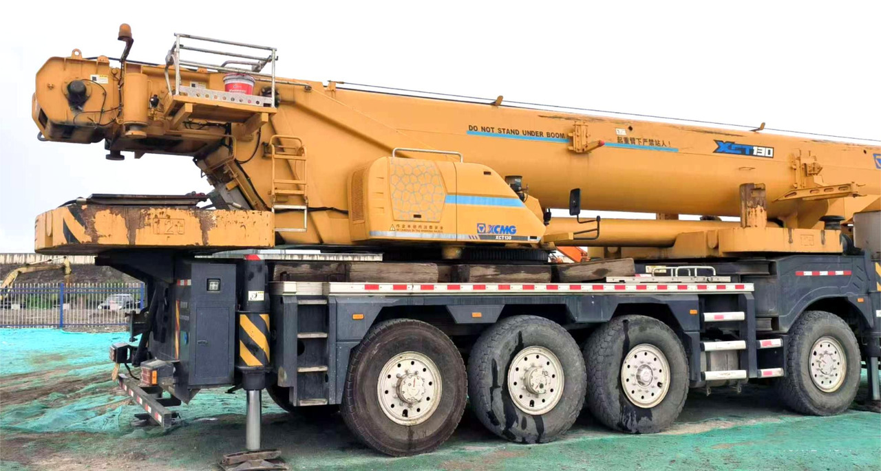 XCMG Official Second Hand 100 ton Mobile Crane XCT100 Hydraulic Pickup Truck Crane Price - Autódaru: 3 kép. XCMG Official Second Hand 100 ton Mobile Crane XCT100 Hydraulic Pickup Truck Crane Price - Autódaru: 3 kép.