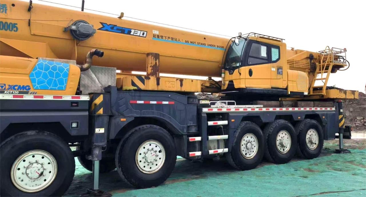 XCMG Official Second Hand 100 ton Mobile Crane XCT100 Hydraulic Pickup Truck Crane Price - Autódaru: 4 kép. XCMG Official Second Hand 100 ton Mobile Crane XCT100 Hydraulic Pickup Truck Crane Price - Autódaru: 4 kép.