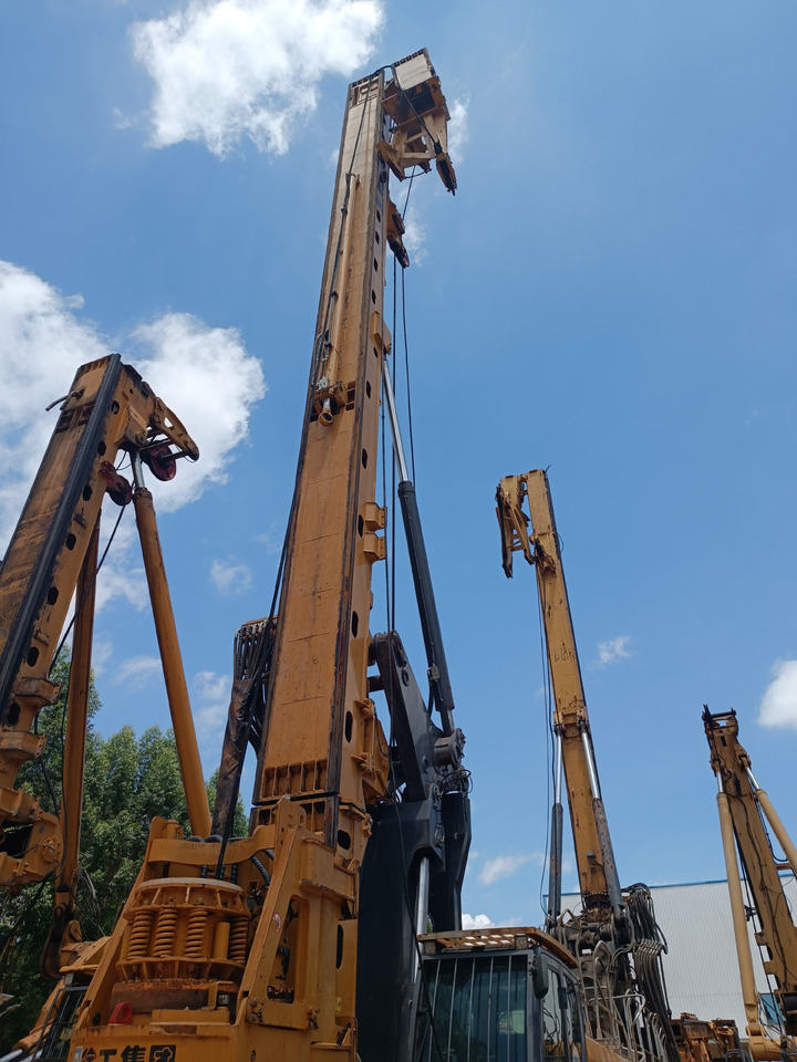 XCMG Official Second Hand 2020 Year XR240E Rotary Drilling Crawler Drilling Machine With Best Sale - Fúrógép: 3 kép. XCMG Official Second Hand 2020 Year XR240E Rotary Drilling Crawler Drilling Machine With Best Sale - Fúrógép: 3 kép.