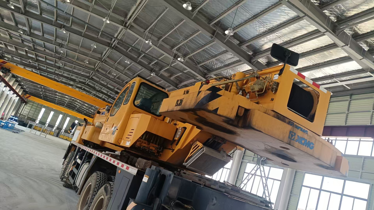 XCMG Official Second Hand 70 Ton Mobile Crane QY70K5D_1 Truck Mounted Crane - Autódaru: 3 kép. XCMG Official Second Hand 70 Ton Mobile Crane QY70K5D_1 Truck Mounted Crane - Autódaru: 3 kép.