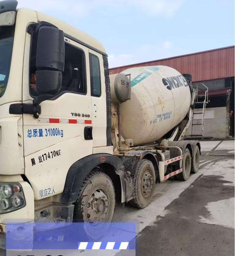 XCMG Official Second Hand Cement Mixer Machine G4804B 12m³ Concrete Mixer Truck Price - Betonmixer: 2 kép. XCMG Official Second Hand Cement Mixer Machine G4804B 12m³ Concrete Mixer Truck Price - Betonmixer: 2 kép.